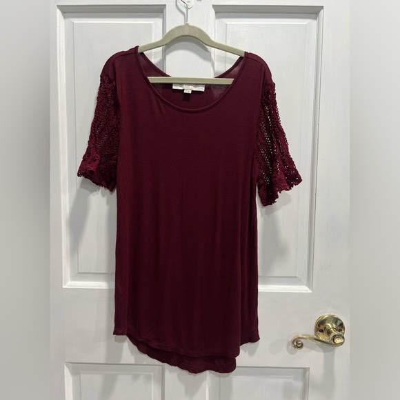 LOFT Burgundy Stretch Knit Crochet Lace Sleeves Top SIZE XXS PETITE Pre Loved - Picture 1 of 6